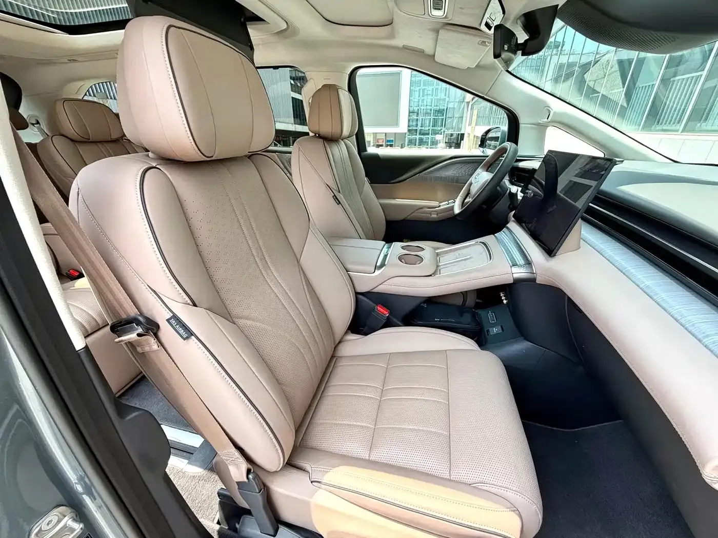 XPeng X9 Extended Range Edition 2025 — фото 11