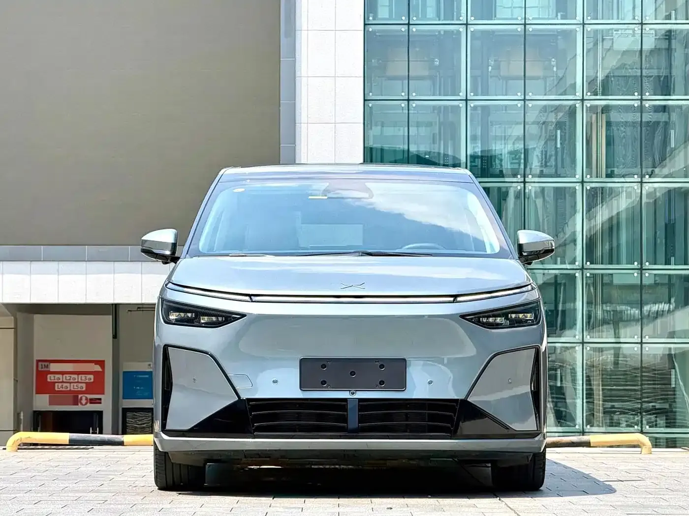 XPeng X9 Extended Range Edition 2025 — фото 3