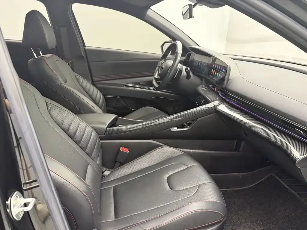 Hyundai Elantra 240TGDi DCT TOP Flagship Edition 2020 — фото 15
