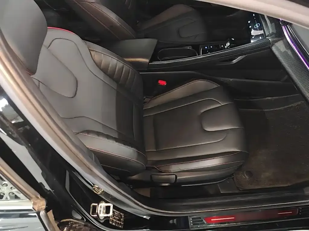 Hyundai Elantra 240TGDi DCT TOP Flagship Edition 2020 — фото 21