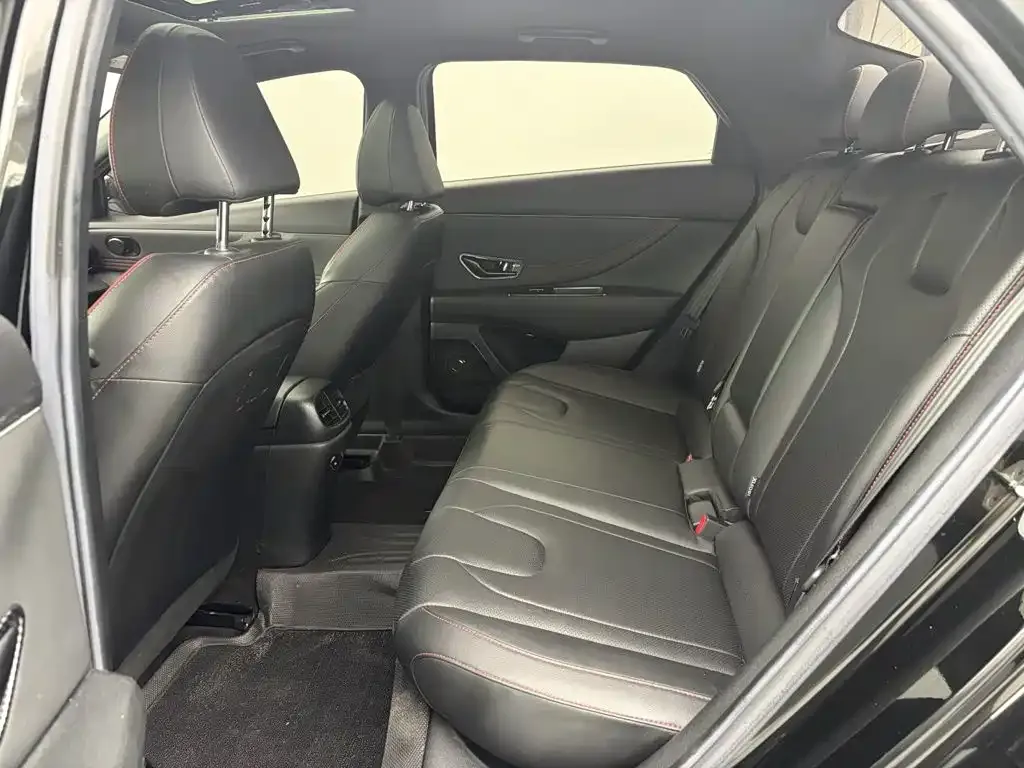 Hyundai Elantra 240TGDi DCT TOP Flagship Edition 2020 — фото 17