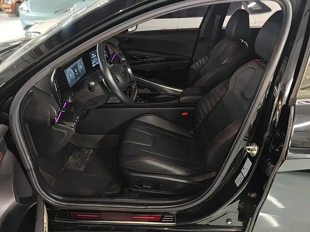 Hyundai Elantra 240TGDi DCT TOP Flagship Edition 2020 — фото 8