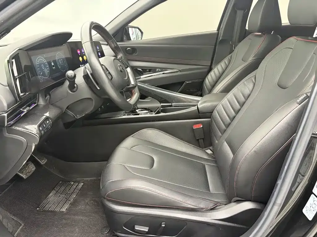 Hyundai Elantra 240TGDi DCT TOP Flagship Edition 2020 — фото 12