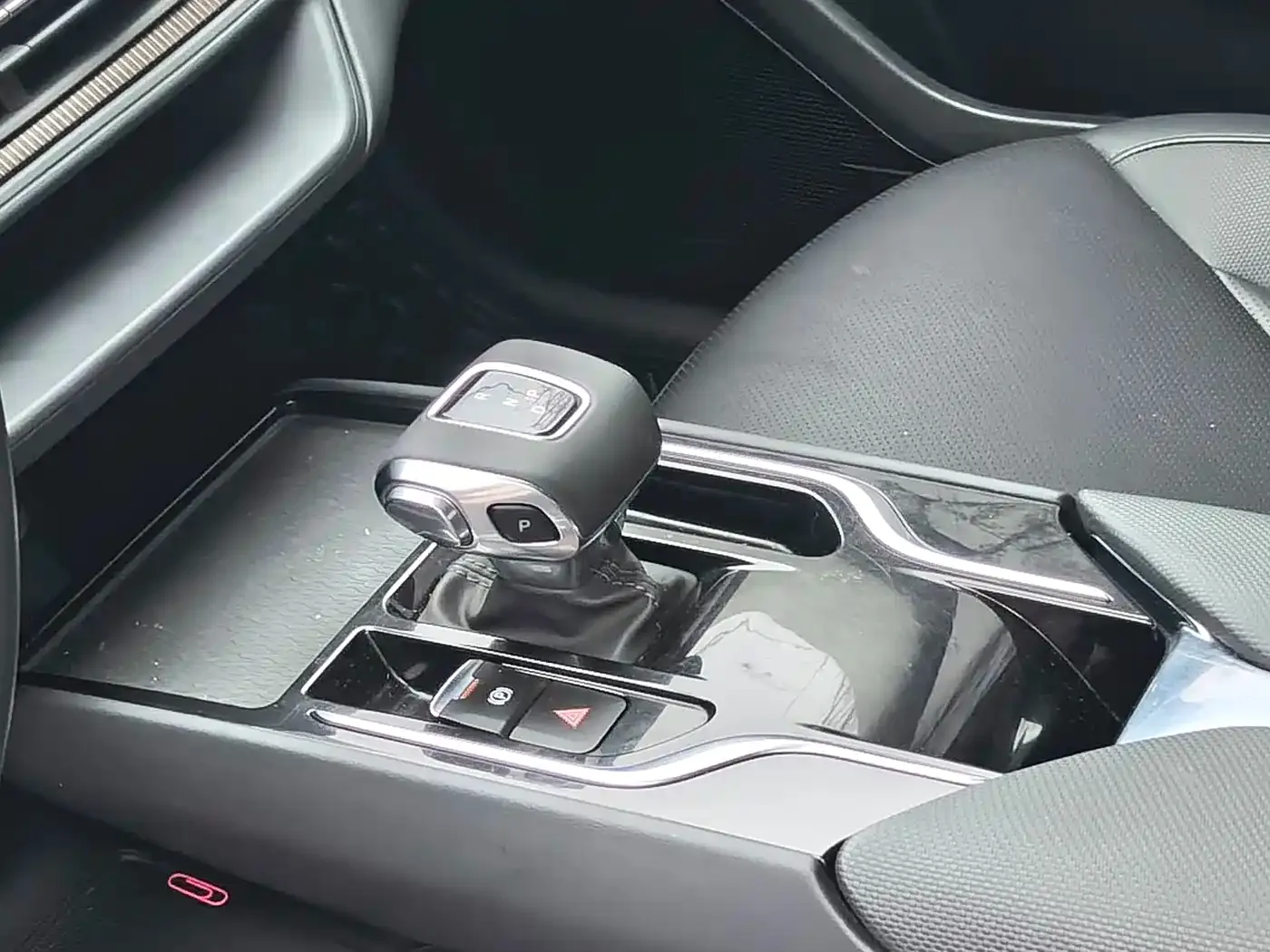 Hongqi E-QM5 431km Charging Enjoyment Edition 2022 — фото 15