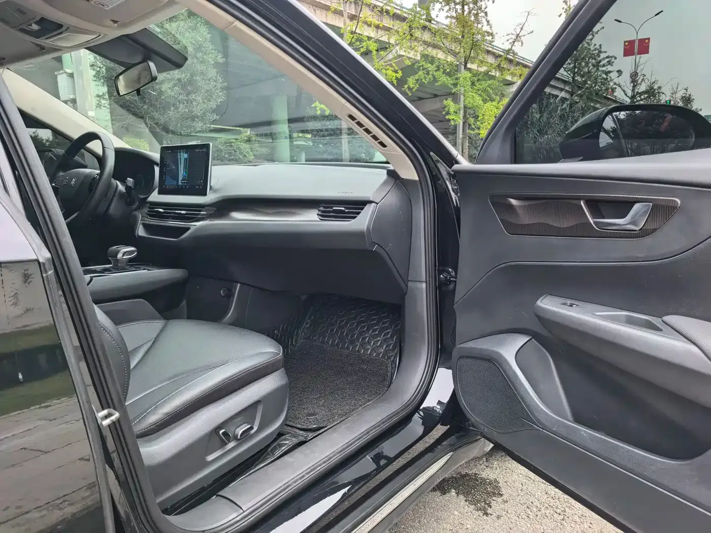 Hongqi E-QM5 431km Charging Enjoyment Edition 2022 — фото 12