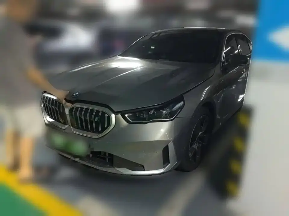 BMW i5 eDrive 35L Premium Luxury Package 2024