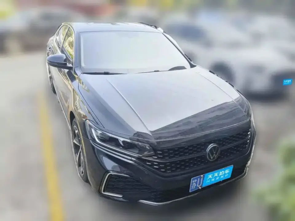 Volkswagen Passat 330TSI Starlight Elite Edition 2024
