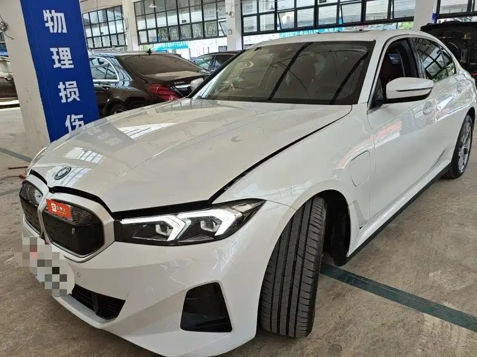 BMW i3 eDrive 35 L 2025