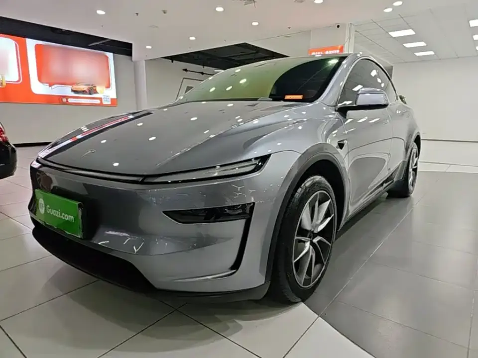 Tesla Model Y Rear-Wheel Drive 2026