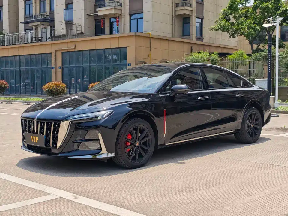 Hongqi H6 Model 2.0T Fashion Edition 2025