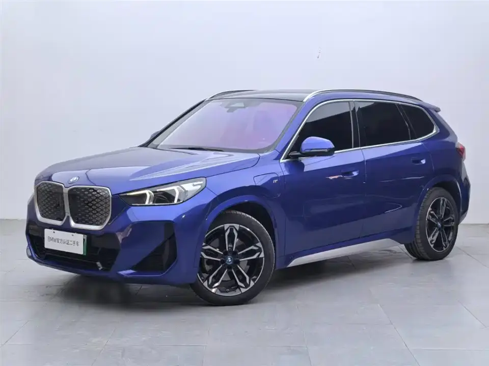 BMW iX1 xDrive30L M Sport Package 2023
