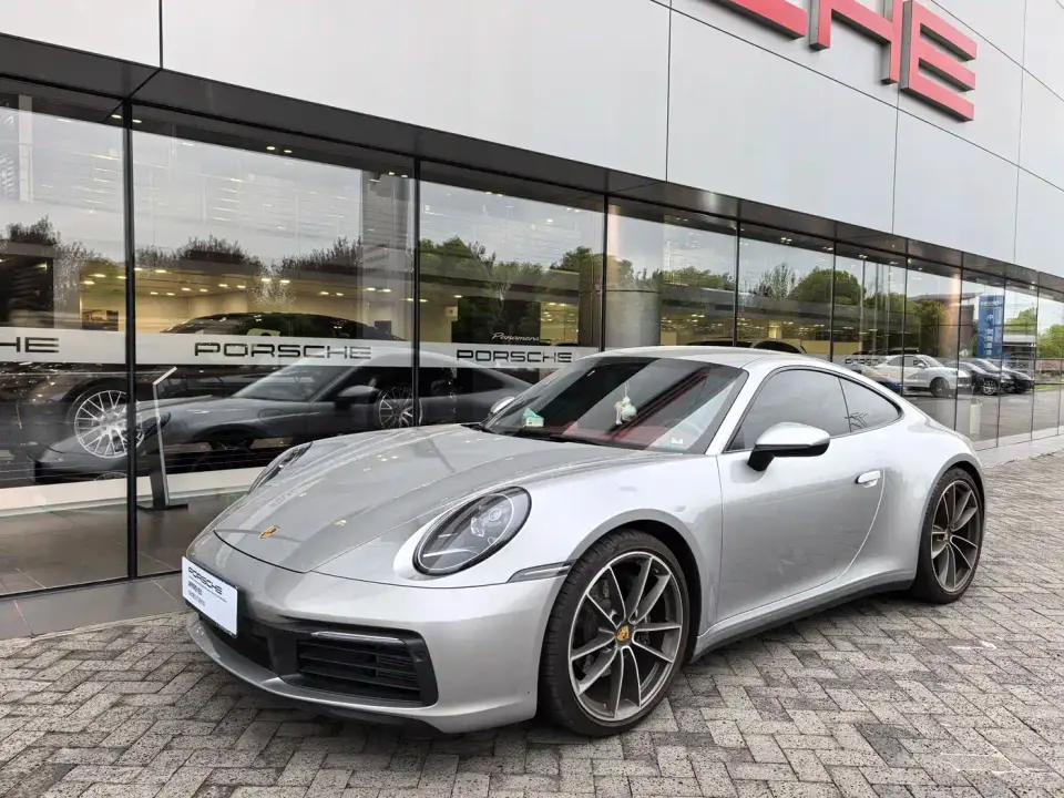 Porsche 911 Carrera 3.0T 2024