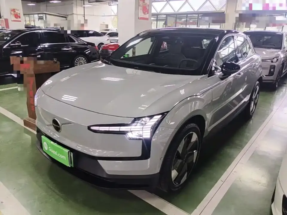 Volvo EX30 RWD Long Range Ultra 2024