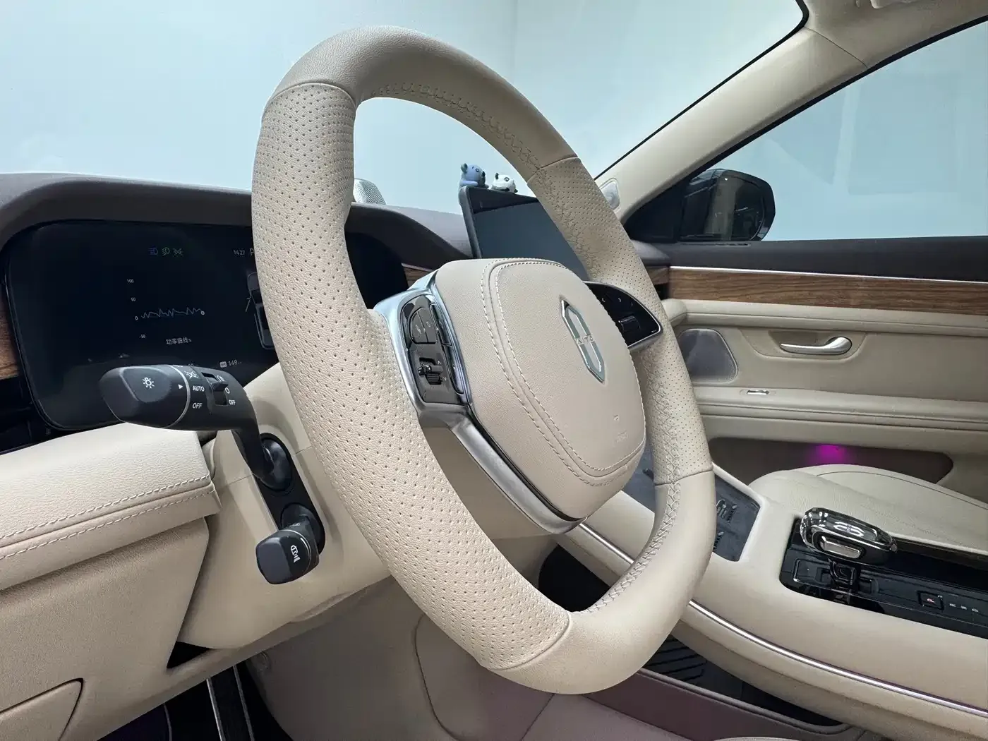 AITO Wenjie AITO M7 1.5T RWD Plus 5-Seater 2023 — фото 6