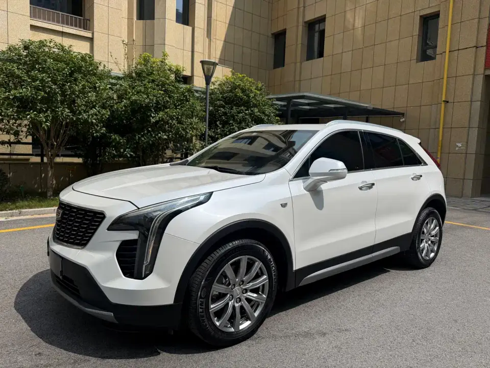 Cadillac XT4 28T FWD Premium Edition 2021