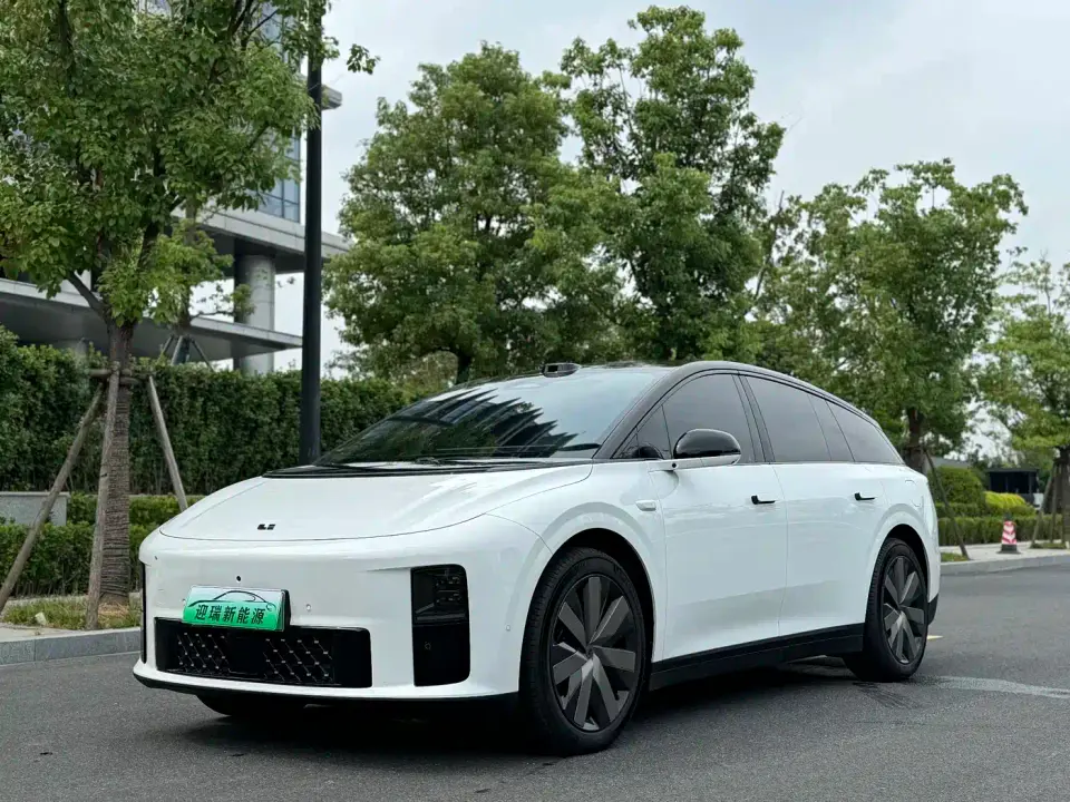 Li Auto i6 4WD Base Model 2026
