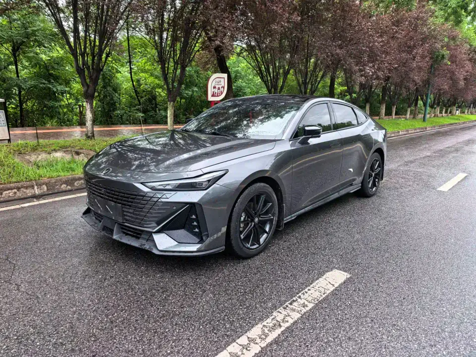 Changan UNI-V 1.5T Premium Model 2022