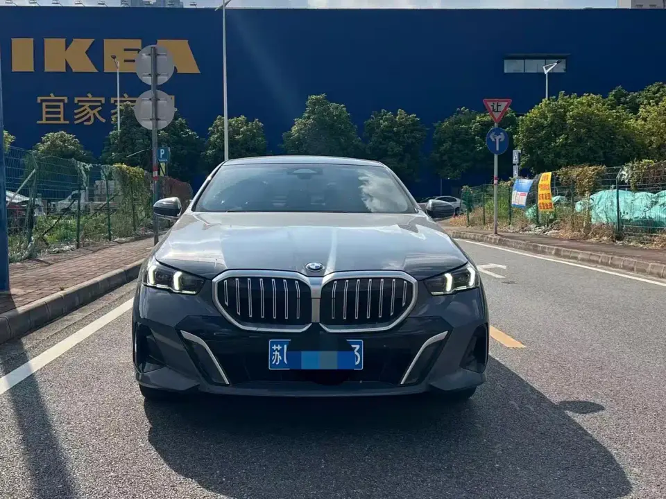 BMW 5 Series 525Li M Sport Package 2024