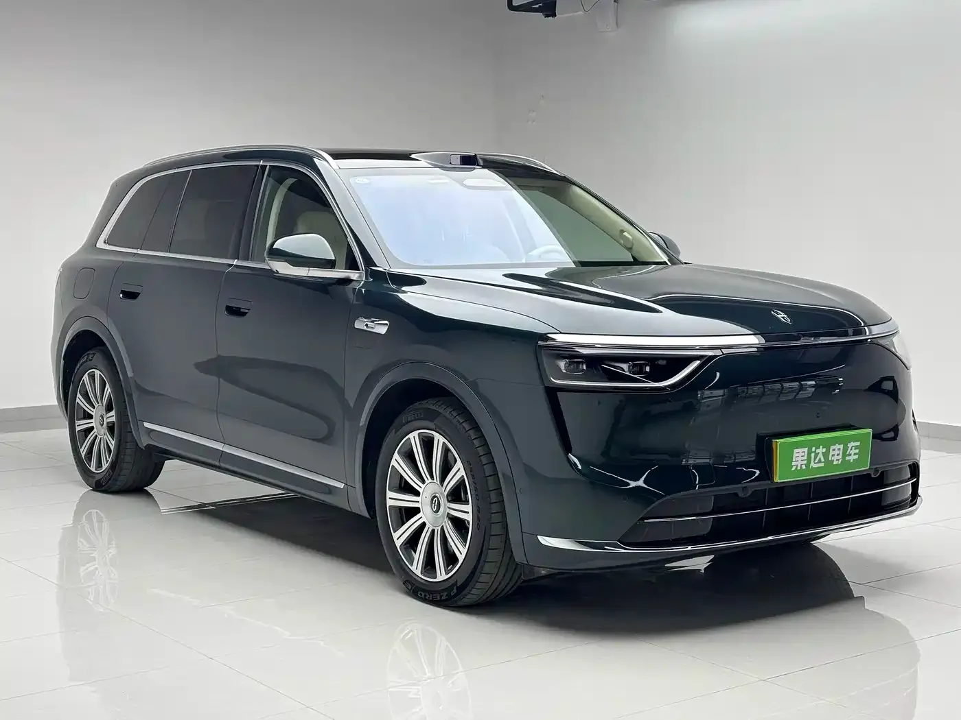 AITO Wenjie AITO M8 Model Extended Range Max+ Edition 53.4kWh 6-Seater 2025 — фото 3