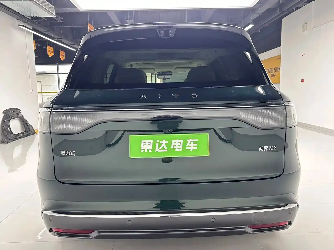 AITO Wenjie AITO M8 Model Extended Range Max+ Edition 53.4kWh 6-Seater 2025 — фото 6