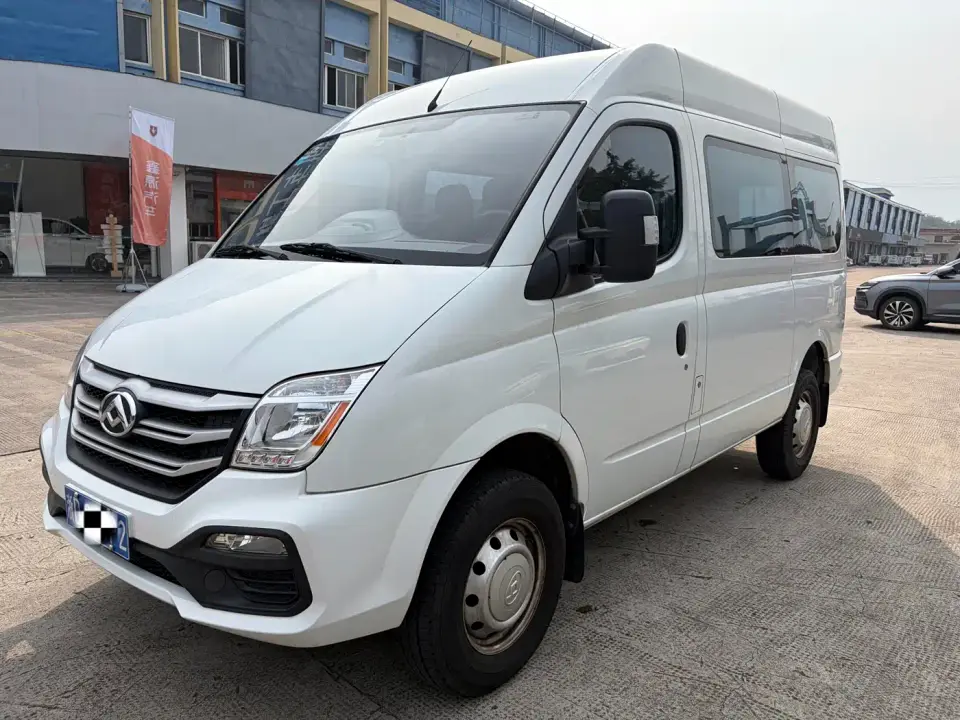 SAIC Maxus Xintu V80 2.0T Plus 6MT Aoyun Short Wheelbase Medium Roof 5/6-seater 2021