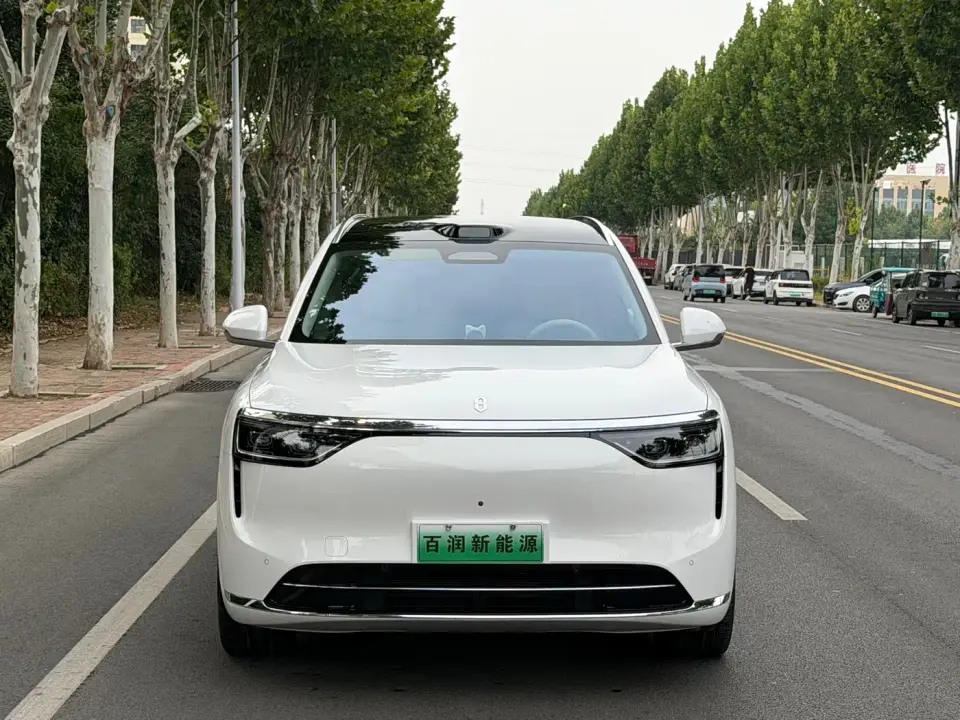 AITO Wenjie AITO M8 Pure Electric Max+ 6-seater AWD 2025
