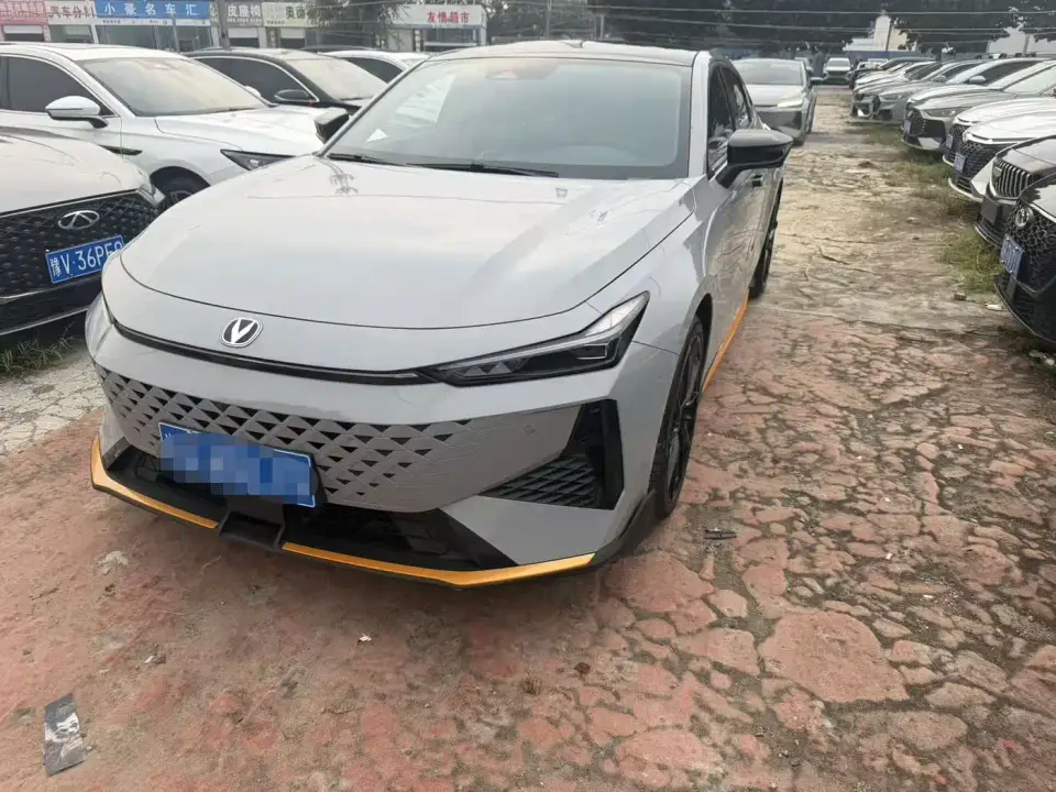 Changan UNI-V 1.5T Deluxe Sport 2024