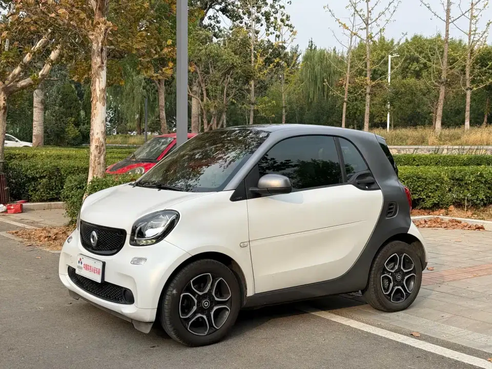 Smart fortwo 0.9T 66kW Hardtop Dynamic Edition China VI 2019