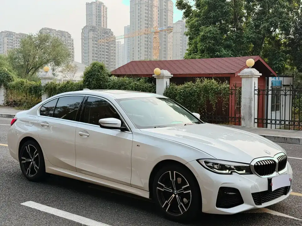BMW 3 Series 325i M Sport Package 2021
