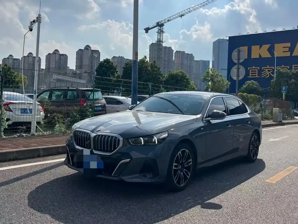 BMW 5 Series 525Li M Sport Package 2024