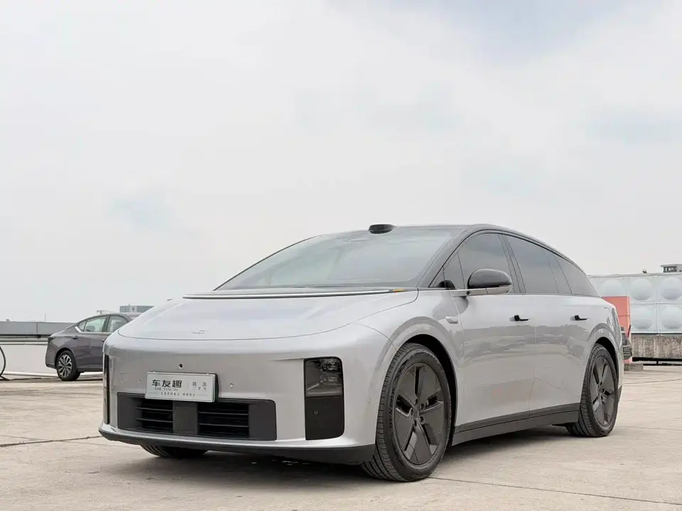 Li Auto i6 2WD Base Model 2025