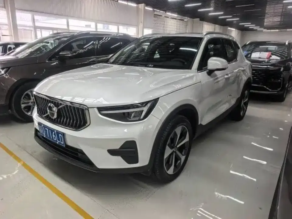 Volvo XC40 B4 AWD Smart Elite Luxury Edition 2025