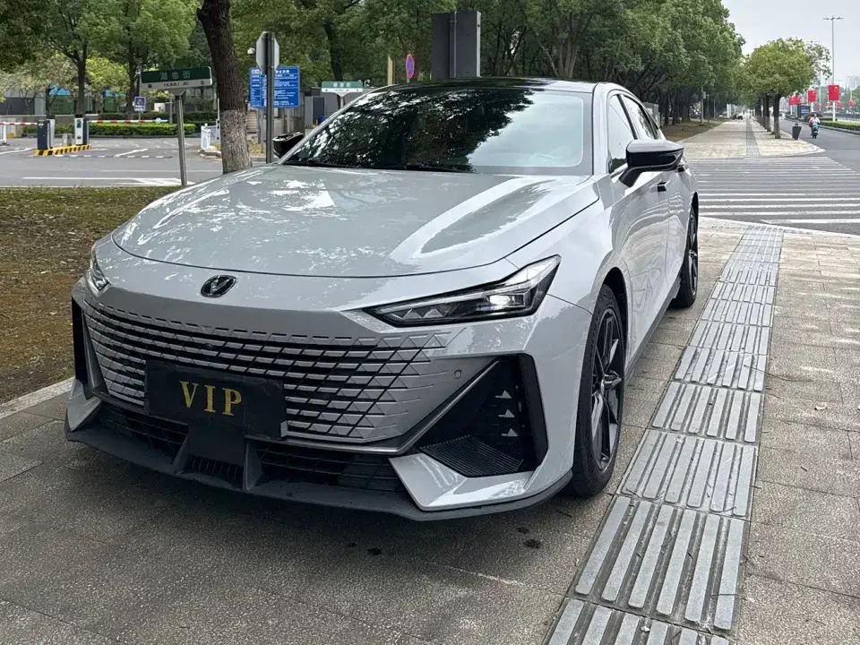 Changan UNI-V 1.5T Premium Model 2023
