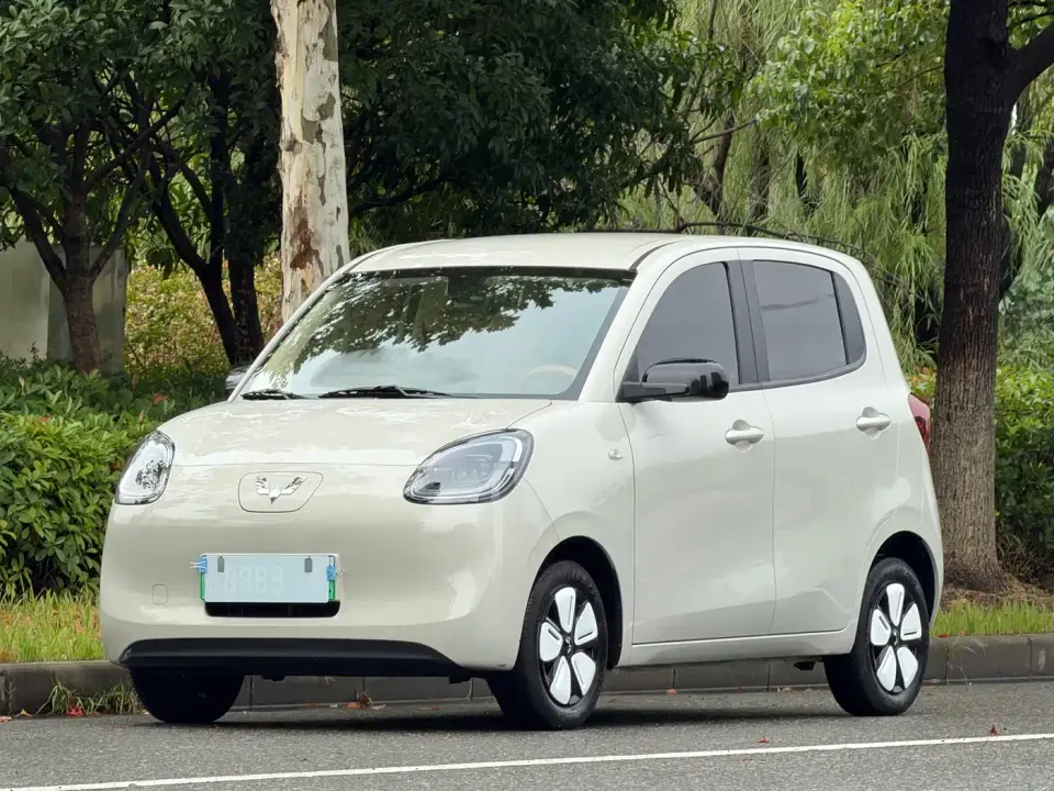 Wuling Motors Hongguang MINIEV 4-Door Advanced 2025