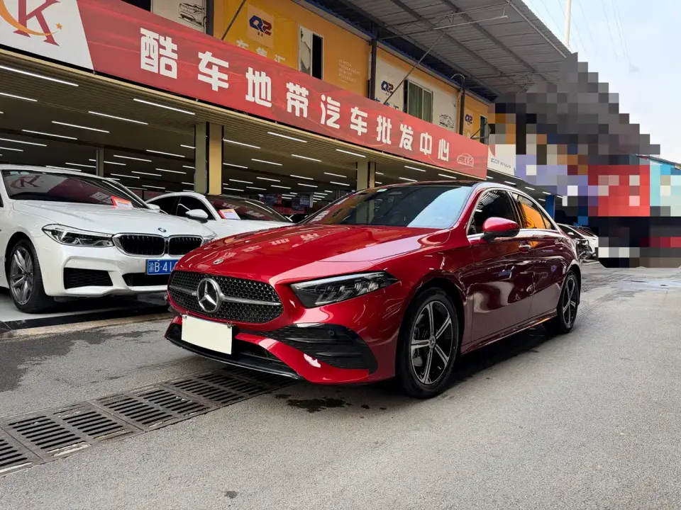 Mercedes-Benz A-Class A 200 L Fashion Edition 2024