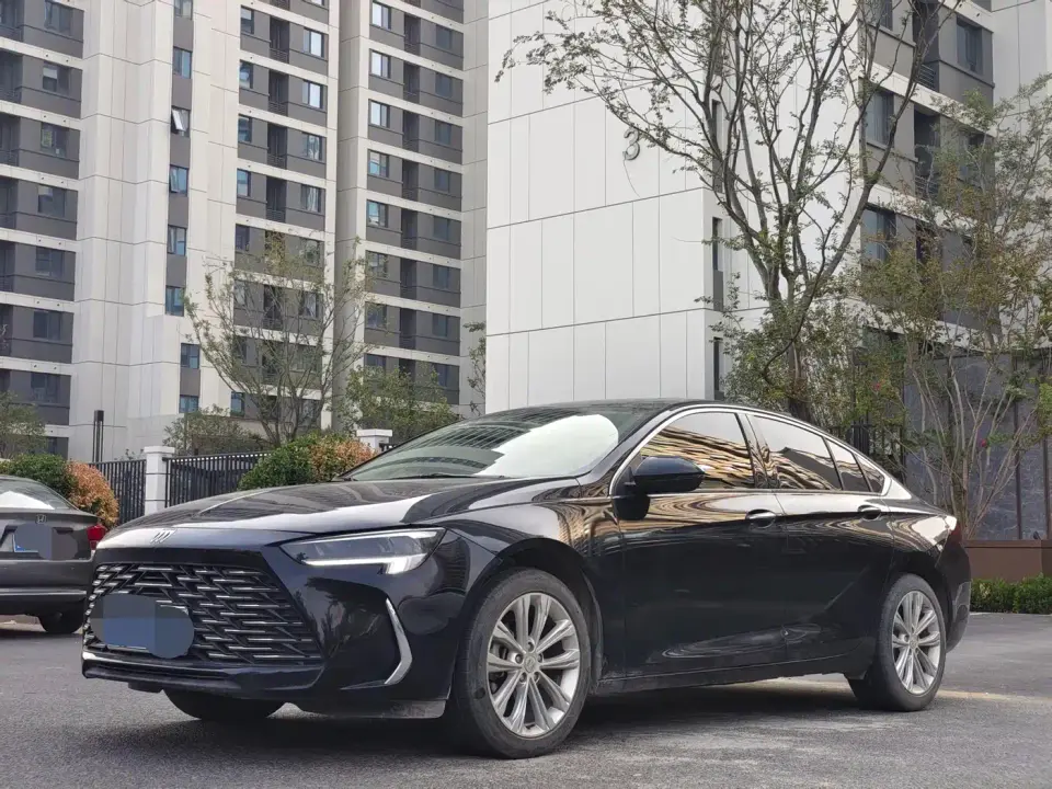 Buick Regal Model 28T Premium 2024