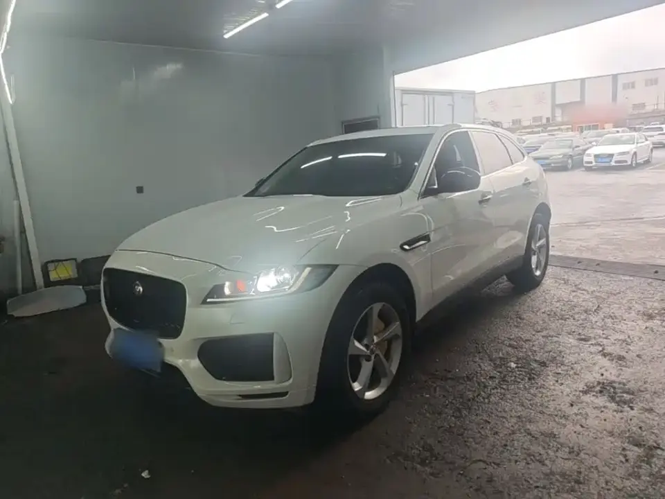 Jaguar F-PACE 2.0T Urban Premium Edition 2020