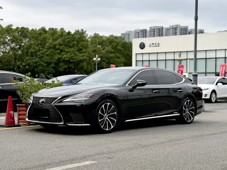 Lexus LS 500h Excellence Edition 2022