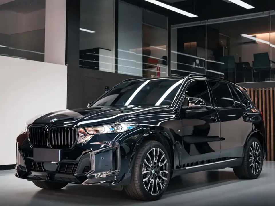 BMW X5 Model xDrive 40Li M Sport Blackout Package 2025