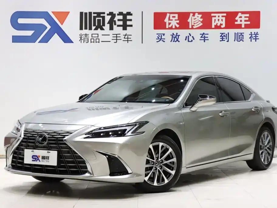Lexus ES 200 Ultimate Edition 2025