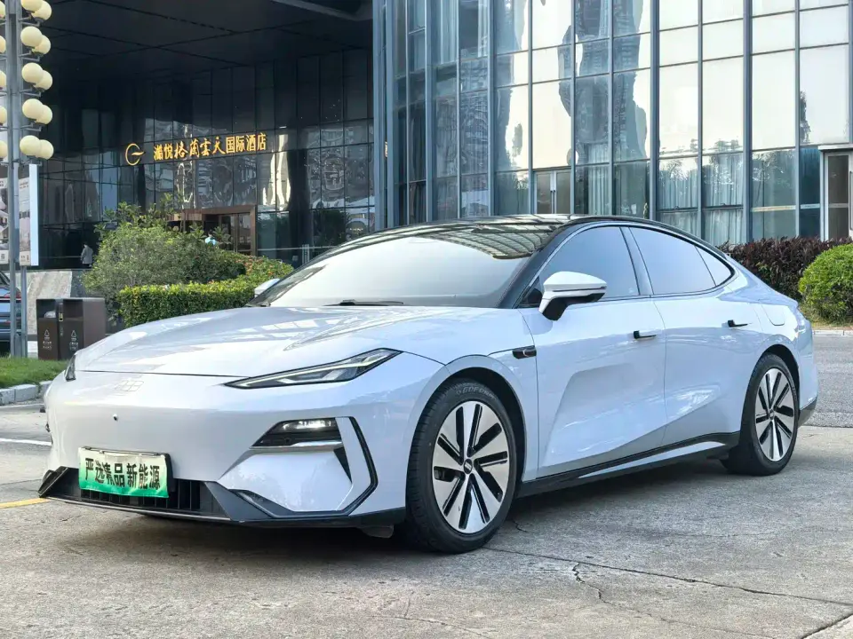 Geely Galaxy Galaxy E8 665km RWD Starship Voyager Edition 2024