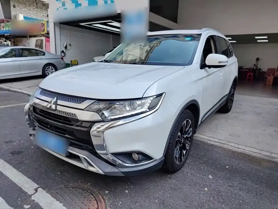 Mitsubishi Outlander 2.0L 2WD Enjoy 7-Seater China VI 2019