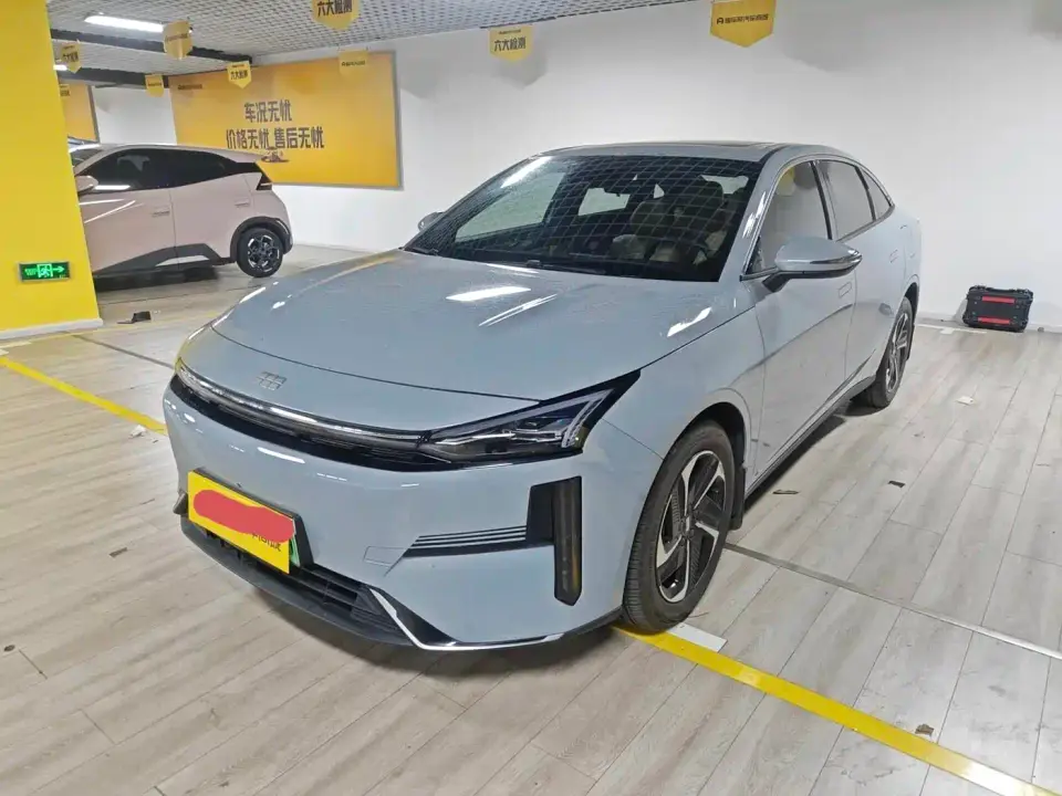 Geely Galaxy Galaxy L6 60km PLUS 2023