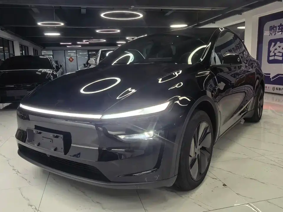 Tesla Model Y Rear-Wheel Drive 2026
