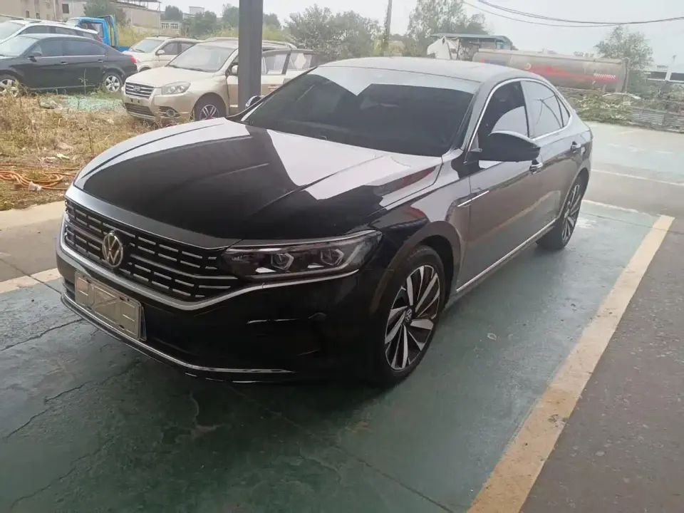 Volkswagen Passat 330TSI Luxury Edition 2022