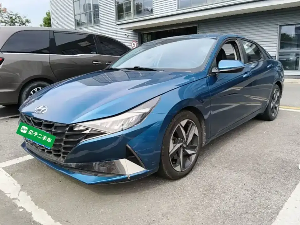 Hyundai Elantra 1.5L CVT LUX Premium Edition 2022
