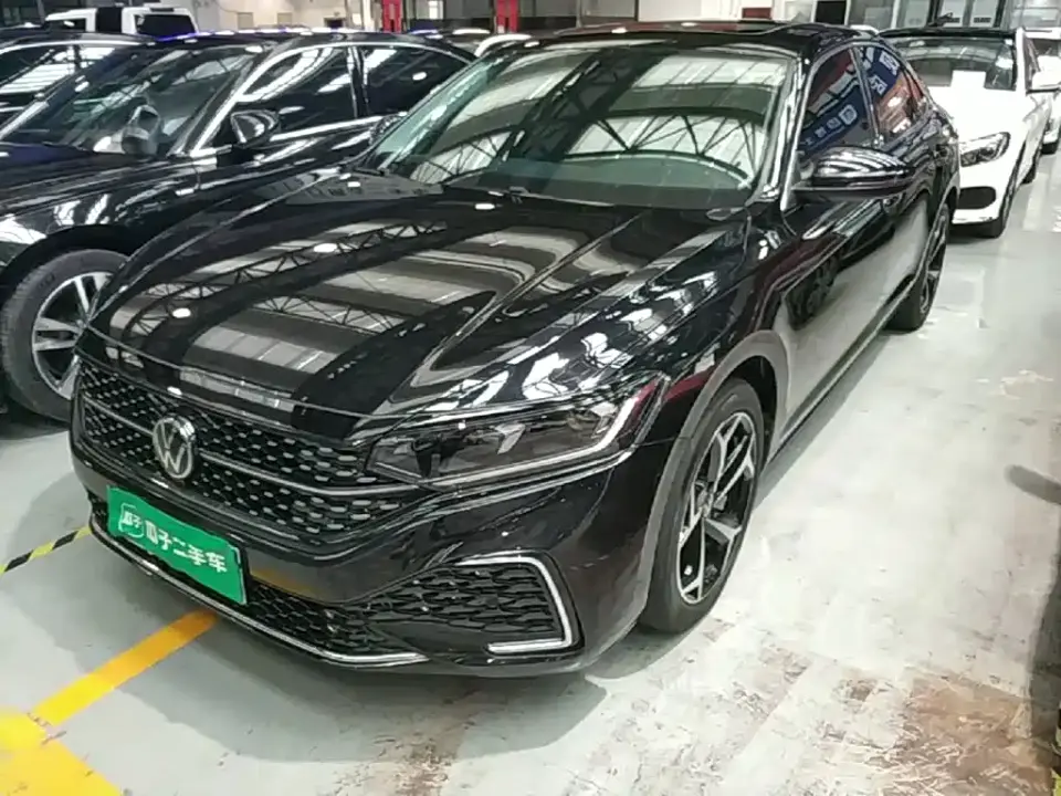 Volkswagen Passat Outstanding 380TSI Starlight Dragon Soaring Edition 2025