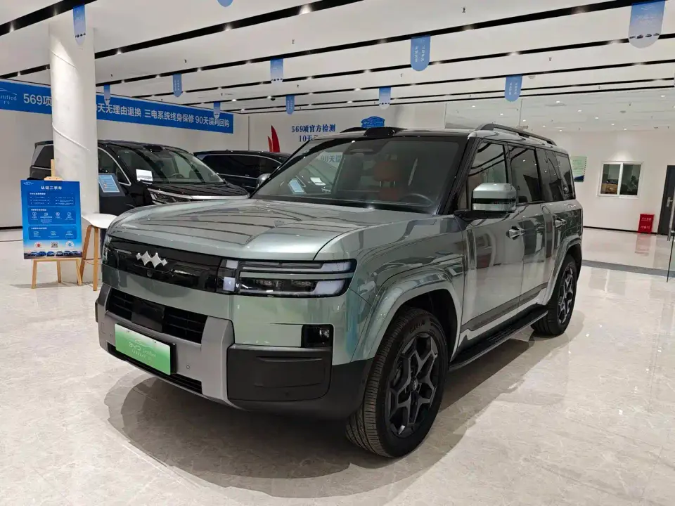 Fangchengbao Titanium 7 AWD Base Model 2025