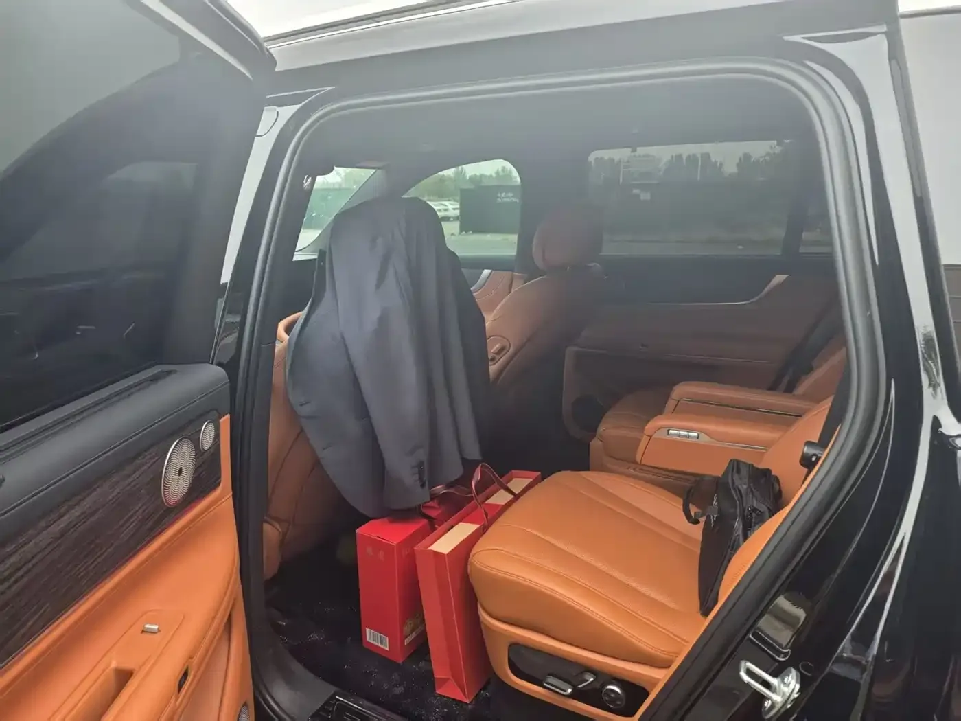 AITO Wenjie AITO M9 Range Extender Max 52kWh 6-seater 2025 — фото 8
