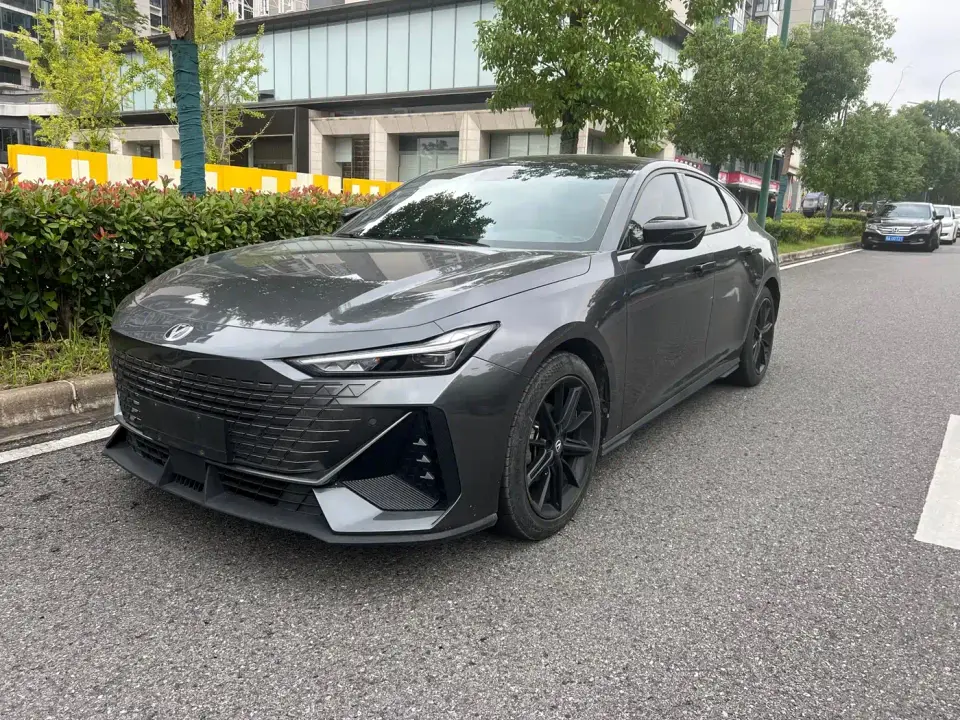 Changan UNI-V 1.5T Premium Model 2022